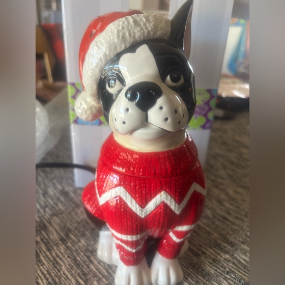 Scentsy Other - Boston Blitzen limited edition scentsy warmer